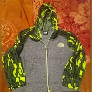 Boys North Face jacket size 2t